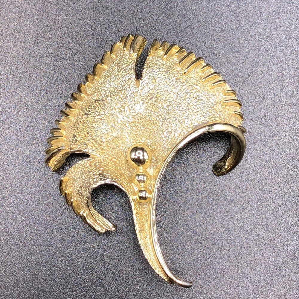 Vintage Gold Tone Abstract Flower Leaf Pin Brooch Textured